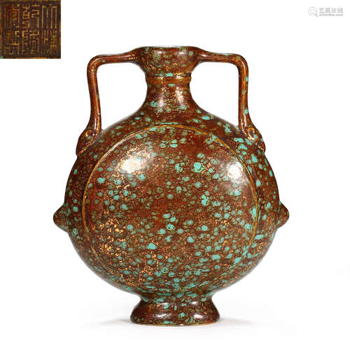 CHINESE QIANLONG YEAR PORCELAIN AMPHORA, QING DYNASTY