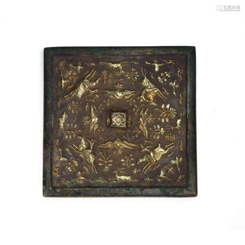 CHINESE GILT BRONZE INLAID SILVER SHELL HUNTING PATTERN MIRR...