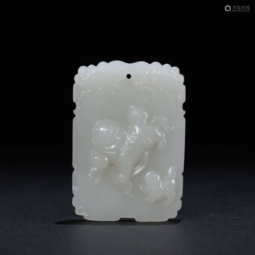 CHINESE HETIAN JADE CARVED LION HANGING BRAND, QING DYNASTY