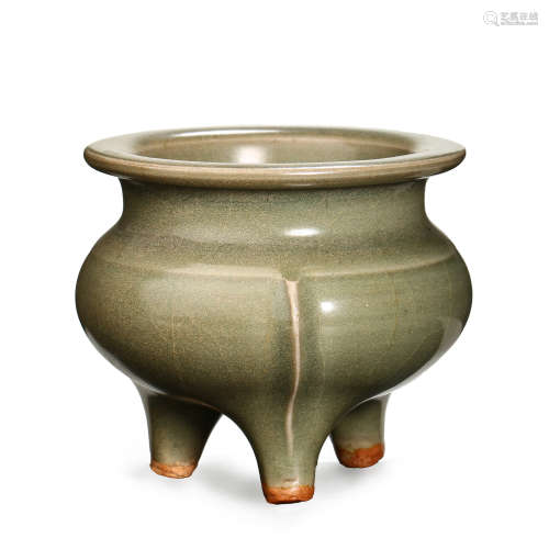 LONGQUAN WARE BLUE GLAZE THREE-LEGGED FURNACE, SONG DYNASTY