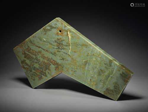 A LARGE GILT-DECORATED SPINACH-GREEN JADE CHIME, BIANQING