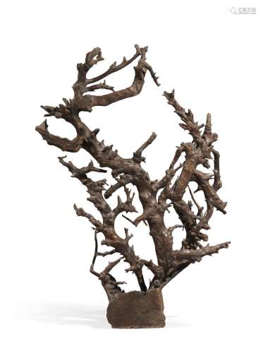 A LARGE ROOTWOOD SCULPTURE