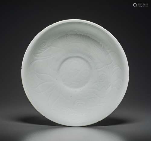 AN UNUSUAL CARVED DING-STYLE WHITE-GLAZED BOWL