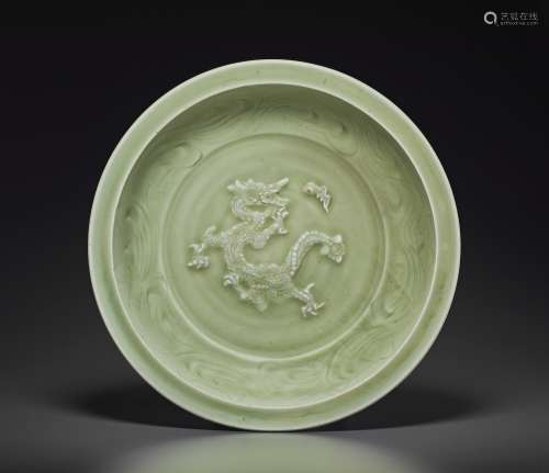 A RARE LARGE MOLDED AND CARVED LONGQUAN CELADON 'DRAGON’...