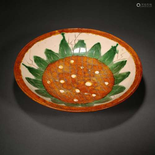 CHINESE LIAO DYNASTY THREE-COLOR SUNFLOWER PLATE