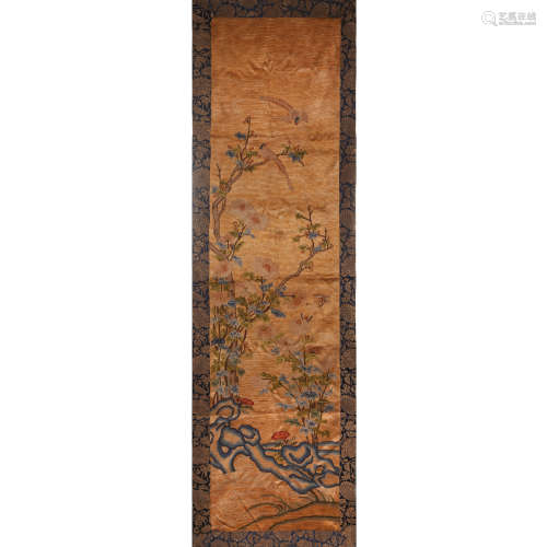 QING DYNASTY EMBROIDERED FLORAL STRIP SCREEN
