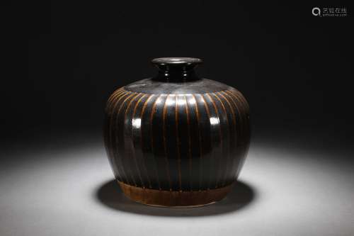 SONG DYNASTY CIZHOU WARE LINED JAR