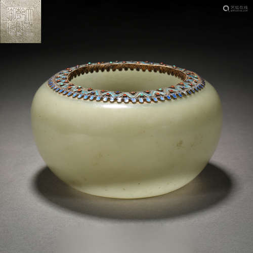 QING DYNASTY HETIAN JADE INLAID JADE JAR