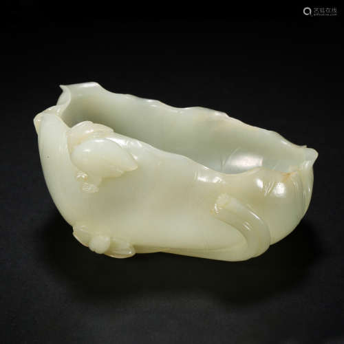 QING DYNASTY HETIAN JADE BRUSH WASHER