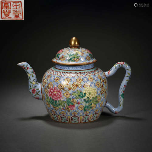 QING DYNASTY FAMILLE ROSE FLOWER POT WITH LID AND HANDLE