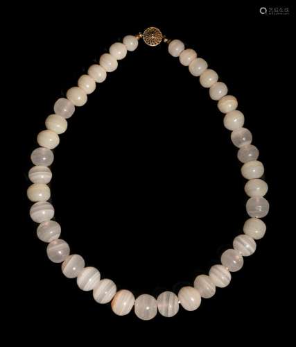 A White Onyx Marble Bead Necklace 