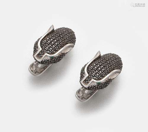 Paar Pantherkopf-Ohrringe mit schwarzen Diamanten