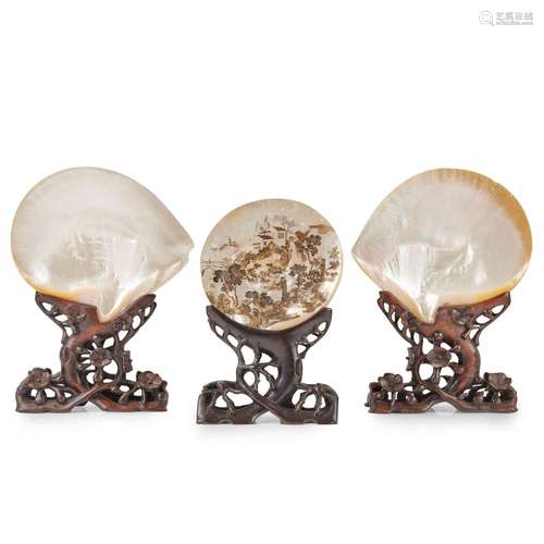 GROUP OF THREE MOTHER-OF-PEARL SHELLS 19TH-20TH CENTURY