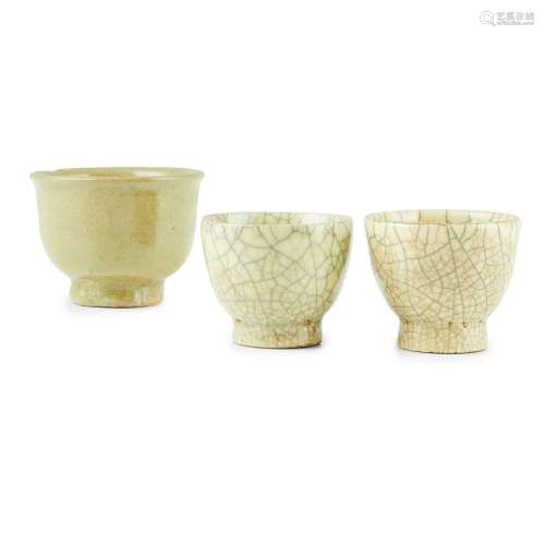 GROUP OF THREE STONEWARE CUPS MING TO QING DYNASTY