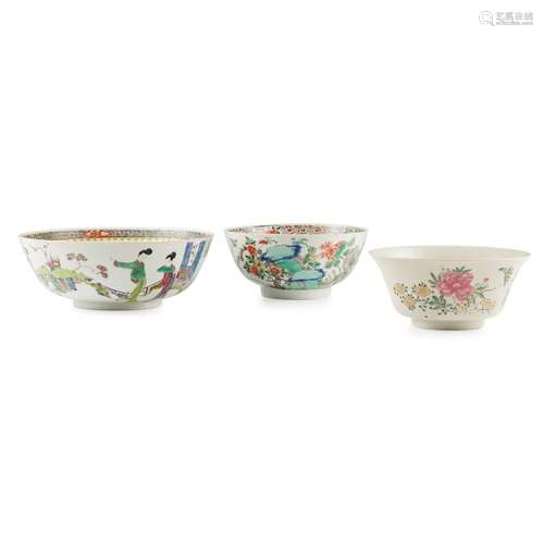 GROUP OF THREE POLYCHROME BOWLS 18TH-20TH CENTURY