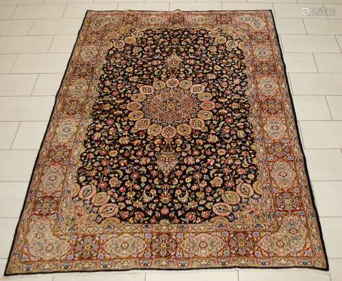 Tapis Tabriz.