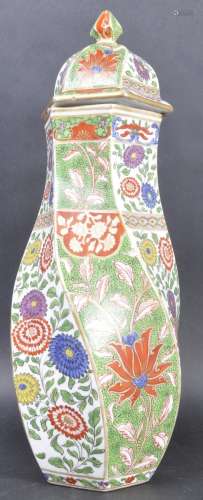 19TH CENTURY CHINESE WUCAI DECORATED TWISTED VASE