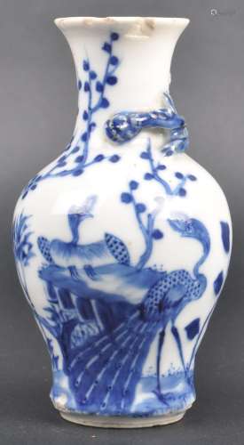 19TH CENTURY CHINESE KANGXI MARK BLUE & WHITE VASE