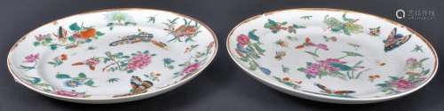 PAIR OF 18TH CENTURY FAMILLE ROSE QING DYNASTY CHINESE PLATE...
