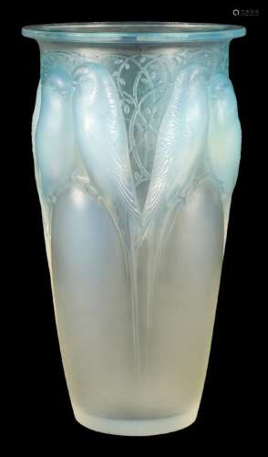 AN R LALIQUE FRANCE OPALESCENT AND BLUE STAINED GLASS ÒCEYLA...