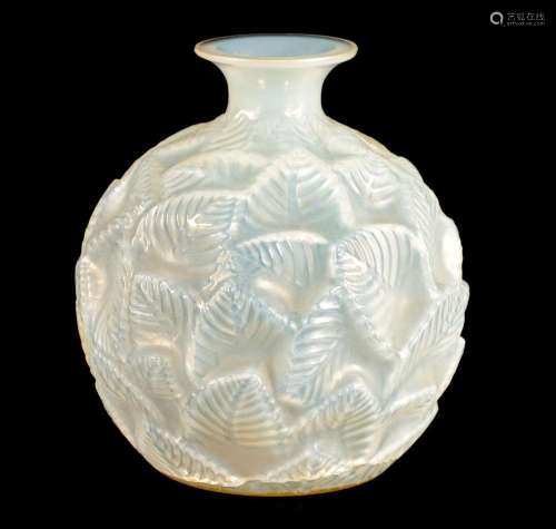 AN R LALIQUE FRANCE OPALESCENT GLASS ÔORMEAUXÕ VASE