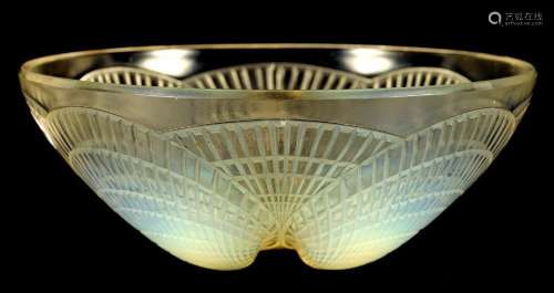 A RENE LALIQUE OPALESCENT GLASS  COQUILLE  BOWL