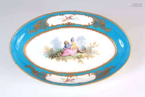 A FINE 18TH CENTURY SEVRES PORCELAIN SHALLOW OVAL DISH