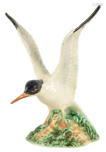 A 20TH CENTURY BESWICK SCULPTURE OF A TERN