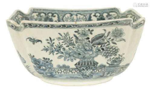 A 19TH CENTURY CHINESE BLUE AND WHITE SQUARE DEEP BOWL