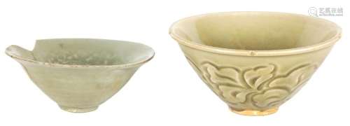 TWO 18TH/19TH CENTURY CHINESE CELADON GLAZED BOWLS