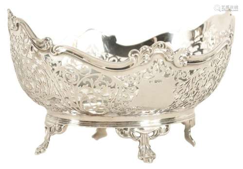 A GEORGE V, OVAL SILVER FRUIT BOWL