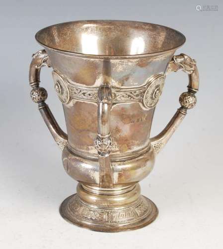 An Edwardian silver three handled cup, Dublin, 1905, makers ...