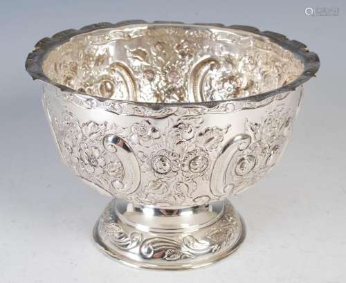 An Edwardian silver footed bowl, London, 1903, makers mark o...