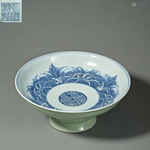 China  Qianlong Qing Dynasty   single glaze  blue and white ...