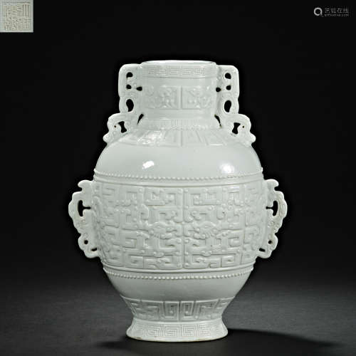 Chinese Qing Dynasty Qianlong Official Kiln White Glaze Appr...
