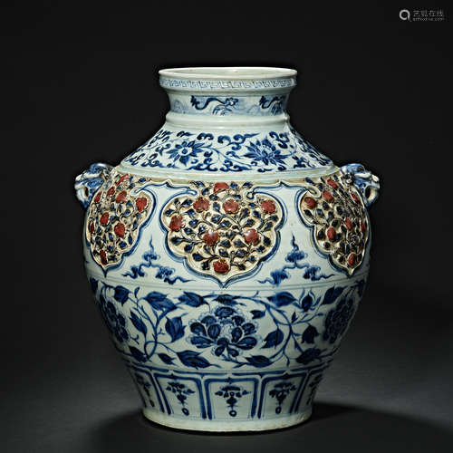 Chinese Yuan Dynasty blue and white porcelain jar