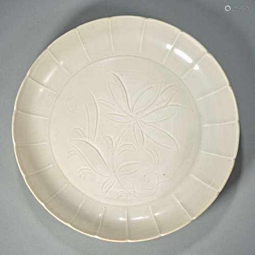 Chinese Song Dynasty Ding kiln white porcelain plate