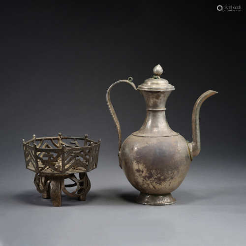 Chinese Yuan Dynasty silver pot