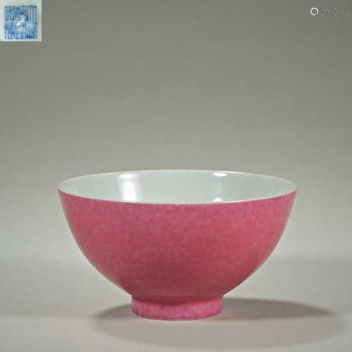 Qing dynasty Qianlong single glaze color bowl