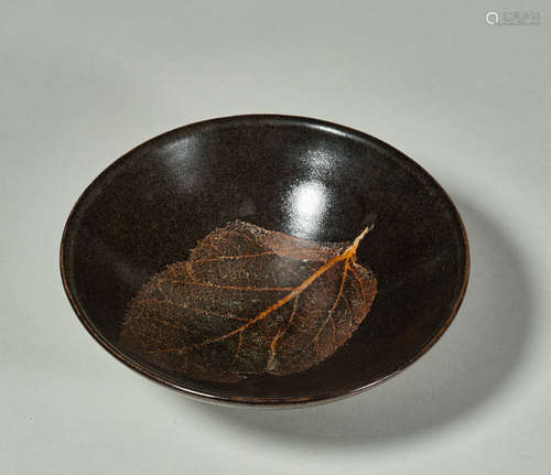 Chinese Song Dynasty leaf pattern tea cup