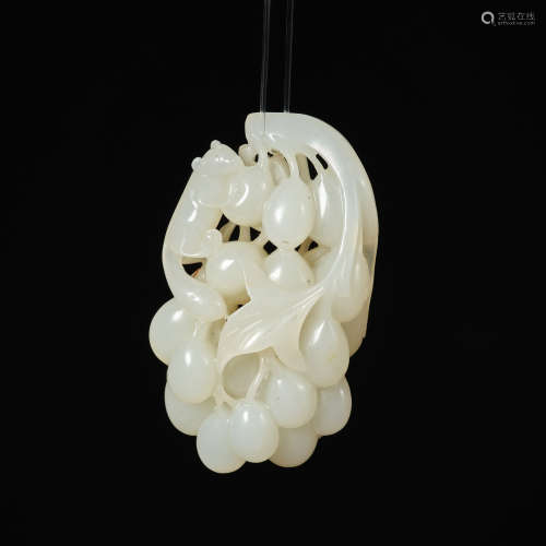 Chinese Qing Dynasty squirrel grape pattern jade