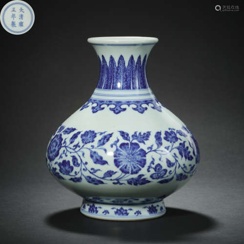 Chinese Qing Dynasty Yongzheng blue and white porcelain vase