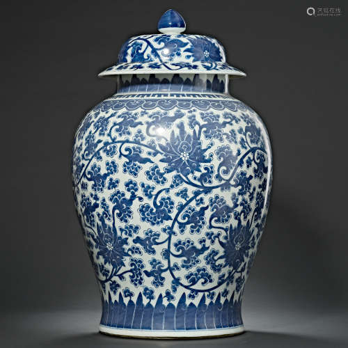 Chinese Qing Dynasty Blue and White Porcelain General Jar