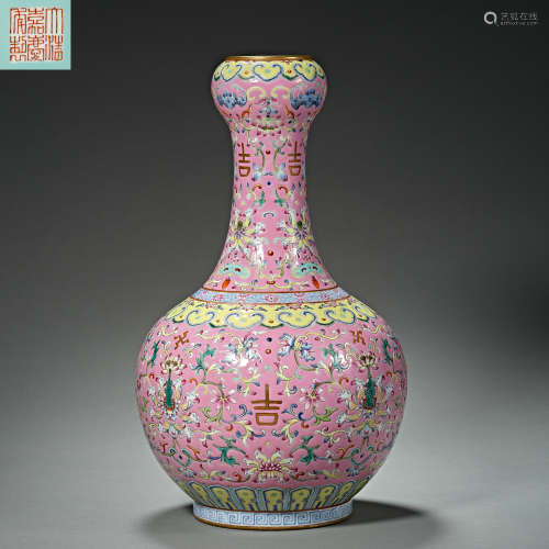 China Qing Dynasty Jiaqing Pastel Porcelain Bottle