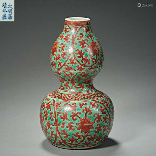 China Ming Dynasty Jiajing red and green color porcelain gou...