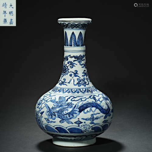 China Ming Dynasty Jiajing blue and white porcelain vase
