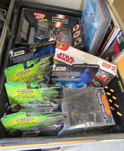 Quantity of various Star Wars related collectables