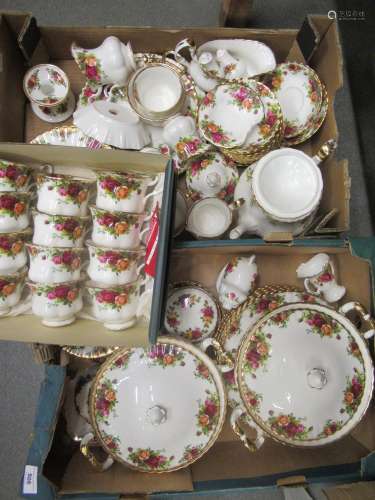 Royal Albert Old Country Roses pattern extensive dinner and ...