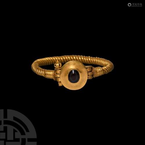 Roman Gold Bracelet with 'Eye' Cabochon