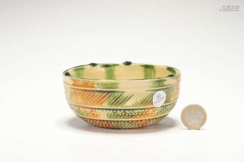 Tri-colored Bowl with Nail Grain Design